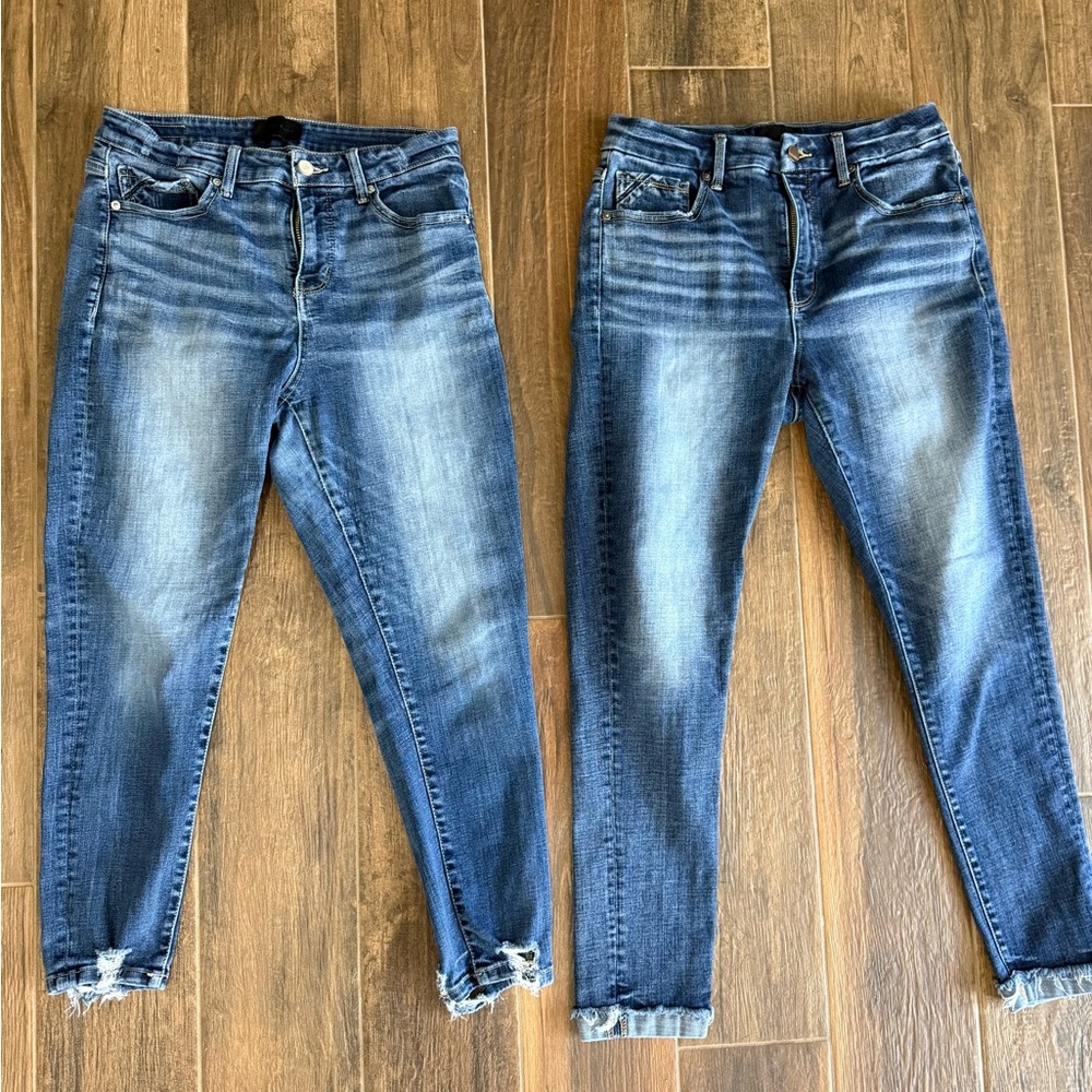 Buckle Black Distressed Blue Ankle Jeans, size 29